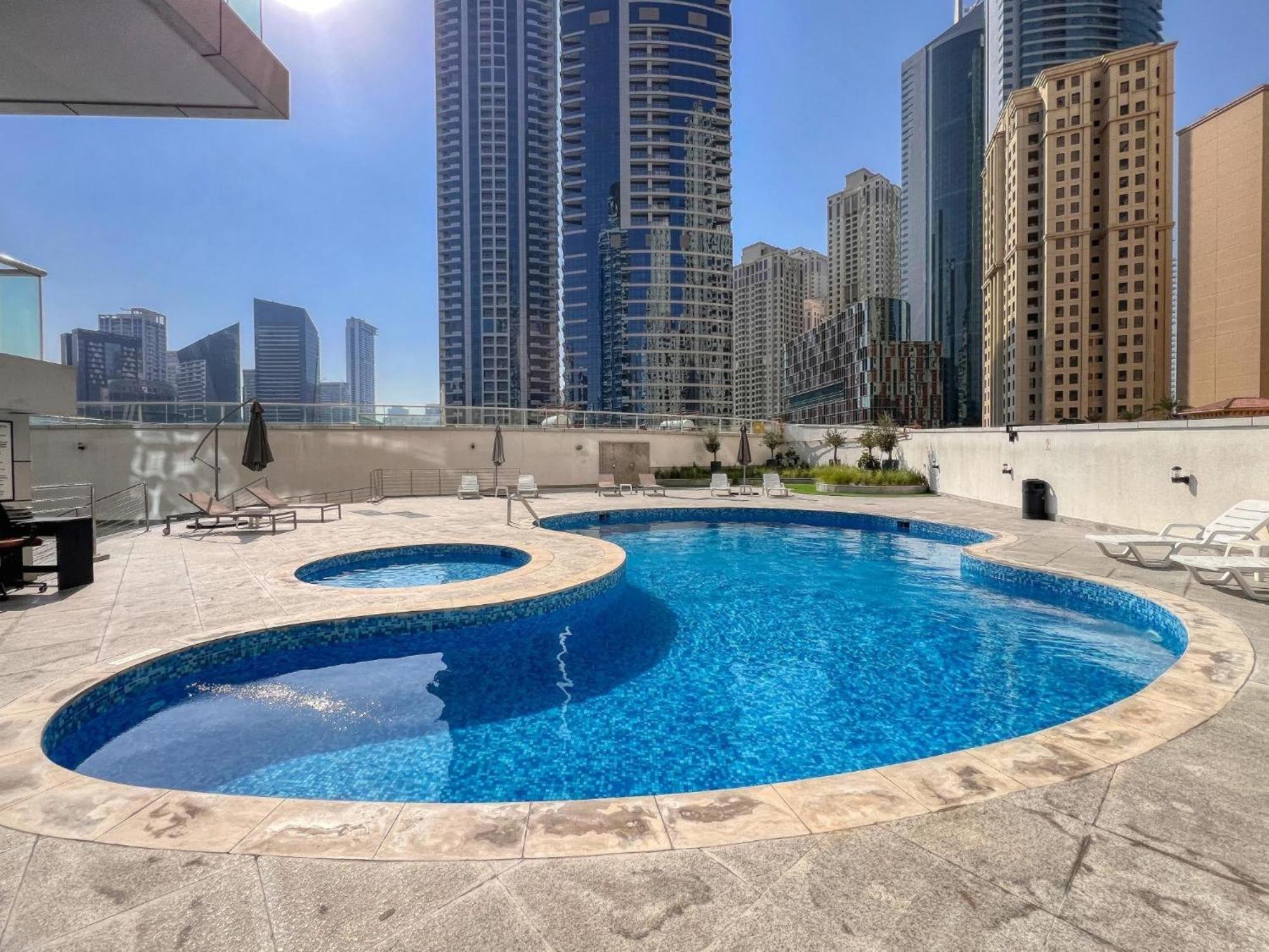 5 Star Serviced Apartment With Beach Access In The Heart Of Dubai Marina Free Welcome Gift Box Upon Arrival Dış mekan fotoğraf